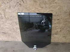 Стекло двери задней правой Land Rover рест.