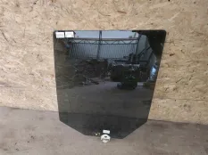 Стекло двери задней левой Land Rover рест.