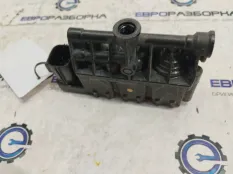 Блок клапанов пневмоподвески Land Rover RVH500060