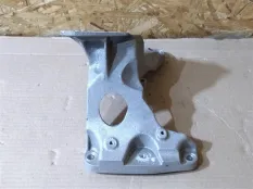 Кронштейн двигателя правый Bentley 3W0199308D