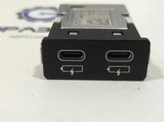 Разъем AUX / USB BMW X1 F48 2018 84108711938
