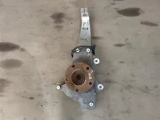 Кулак поворотный левый BMW 7 F01/F02 рест. F01
