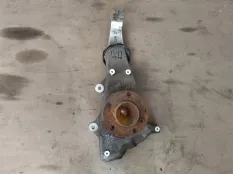 Кулак поворотный правый BMW 7 F01/F02 рест. F01