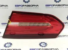 Фонарь крышки багажника правый Mercedes-Benz C292