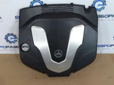 Декоративная крышка двигателя Mercedes-Benz C292
