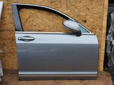 Дверь передняя правая Bentley 3W5831056B