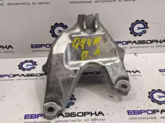 Кронштейн двигателя левый Audi Q7 4M 2-й рест. 4M