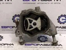 Подушка крепления двигателя Land Rover LR039527