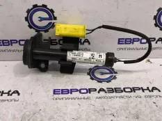 Пиропатрон петли капота правый BMW 8 G14/G15 G15