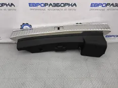 Накладка внутренняя на заднюю панель кузова Audi