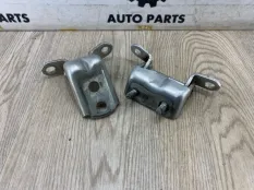 Петля двери Nissan Teana