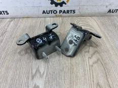 Петля двери Mitsubishi Outlander