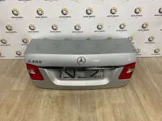 Крышка багажника Mercedes-Benz E-Class