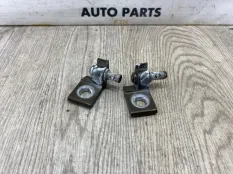 Петля двери Audi Q3