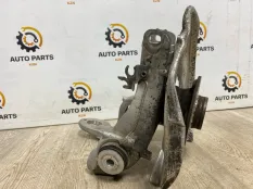 Кулак поворотный Audi A4