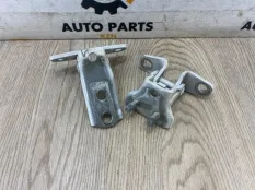 Петля двери Mitsubishi Lancer