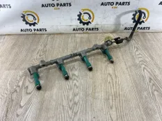 Топливная рампа с форсунками Toyota RAV4