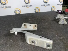 Петля капота Mitsubishi Outlander