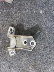Петля двери Mazda 3
