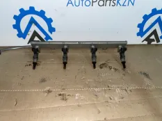 Топливная рампа с форсунками Mitsubishi Outlander