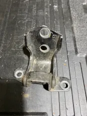Петля двери Mazda 6