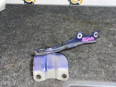 Петля капота Mazda 6