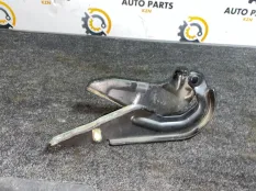 Петля капота Mitsubishi Outlander