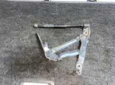Петля крышки багажника Mazda 3