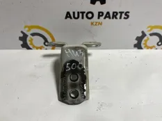 Петля двери Suzuki Grand Vitara