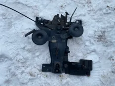 Кронштейн замка капота Nissan X-Trail