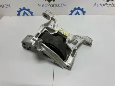 Подушка двигателя Mazda CX-30