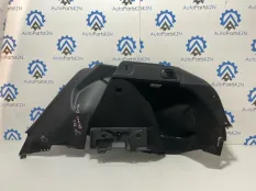 Обшивка багажника Mitsubishi Lancer