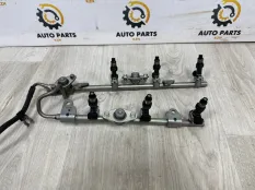 Топливная рампа с форсунками Nissan Teana