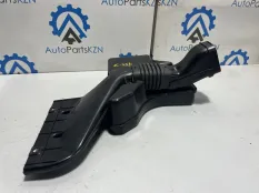 Воздухозаборник Mitsubishi Outlander