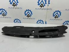 Накладка замка капота Mitsubishi Outlander