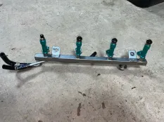 Топливная рампа с форсунками Suzuki Grand Vitara