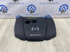 Декоративная крышка двигателя Mazda CX-30