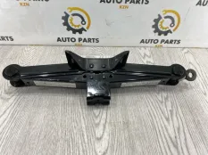 Домкрат Mitsubishi Outlander
