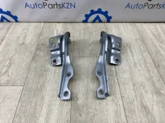 Петля капота Mazda CX-30