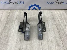 Петля капота Mitsubishi Outlander