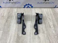 Петля капота Mazda CX-30