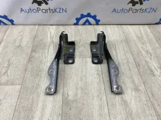 Петля капота Mazda CX-30