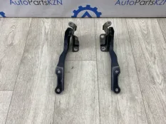 Петля капота Subaru Forester