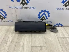 Подушка безопасности в колени Mazda CX-30