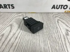 Кнопка открывания багажника Mazda 3