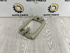 Ручка потолка Mitsubishi Outlander