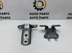 Петля двери Mitsubishi Outlander