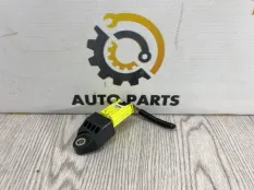 Датчик подушки безопасности Toyota RAV4