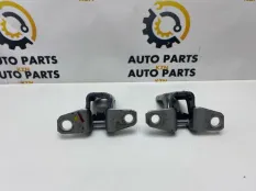 Петля двери Mitsubishi ASX