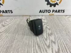 Кнопка антипробуксовочной системы Honda CR-V